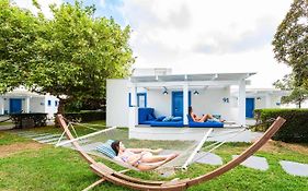 מלון חוף נחשולים